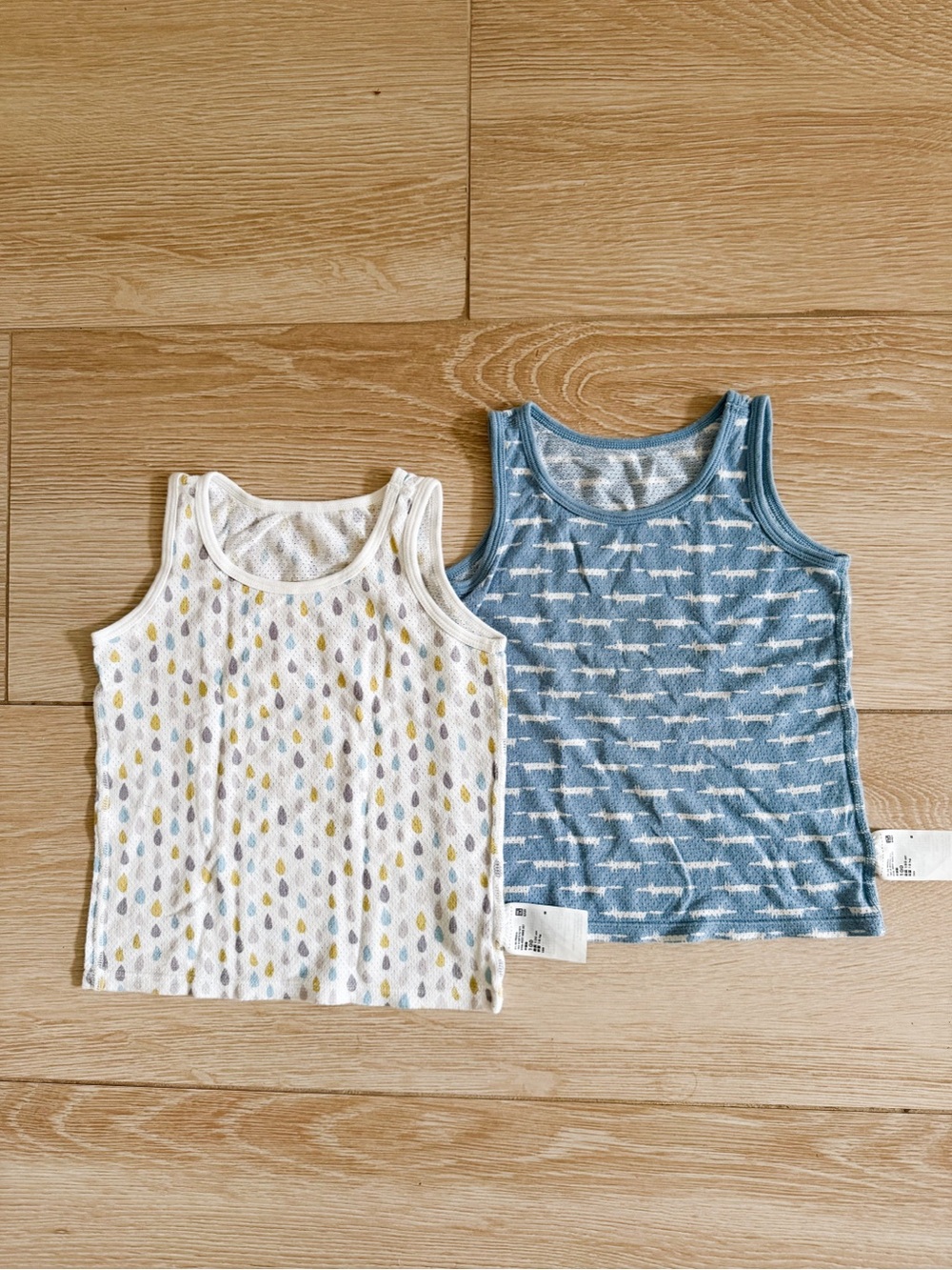 Uniqlo kids tank bundle, sz3-4
